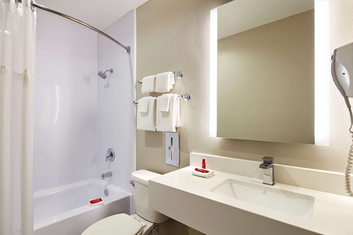 Imagen de la habitación del Hotel SureStay by Best Western San Diego Pacific Beach. Foto 14