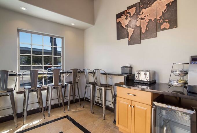 Imagen general del Hotel SureStay by Best Western San Rafael. Foto 5