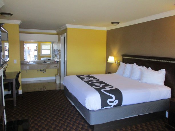 Imagen de los interiores del Hotel SureStay by Best Western Seaside Monterey. Foto 17