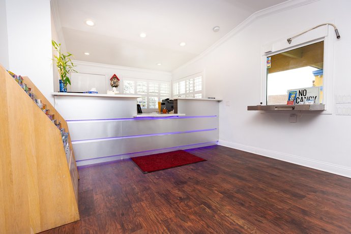 Imagen de los interiores del Hotel SureStay by Best Western Seaside Monterey. Foto 20