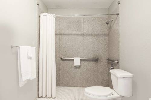 Imagen de la habitación del Hotel SureStay by Best Western Spring North Houston. Foto 12