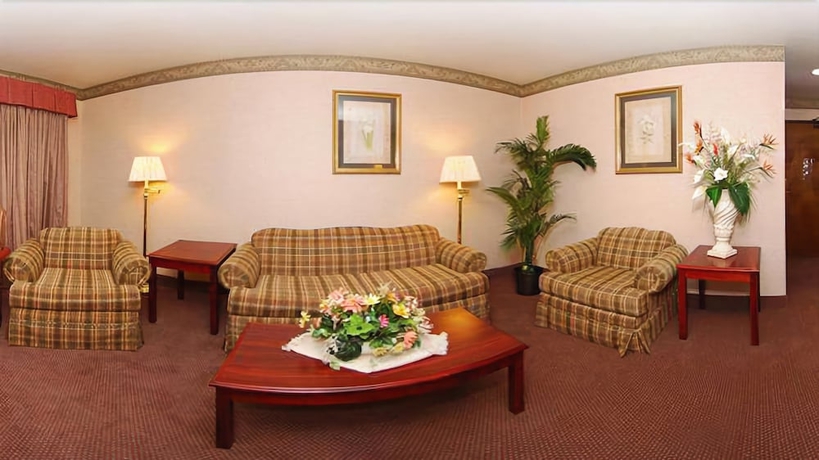 Imagen de la habitación del Hotel SureStay by Best Western Sunnyvale Silicon Valley. Foto 14