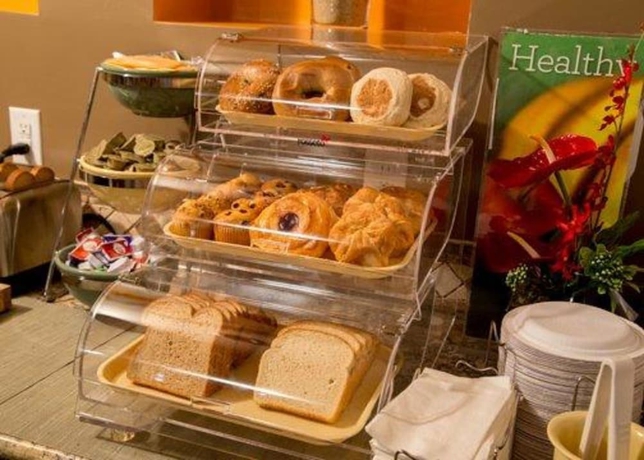 Imagen del bar/restaurante del Hotel SureStay by Best Western Sunnyvale Silicon Valley. Foto 2