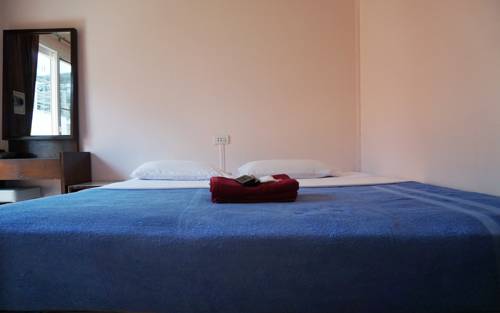 Imagen de la habitación del Hotel Sureena. Foto 4