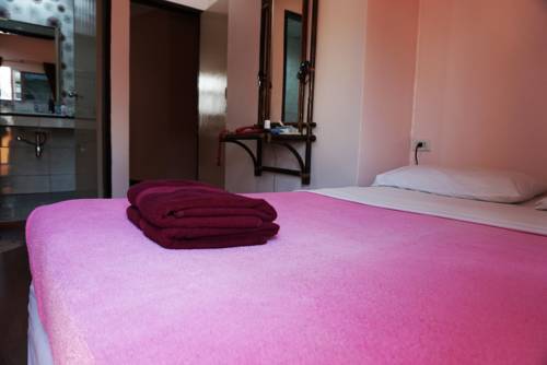 Imagen de la habitación del Hotel Sureena. Foto 14