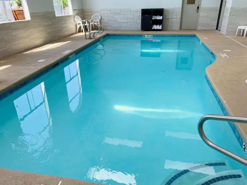 Imagen de la piscina del Hotel Surestay By Best Western Albuquerque Midtown. Foto 10