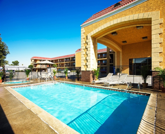 Imagen de la piscina del Hotel Surestay By Best Western Buena Park Anaheim. Foto 8