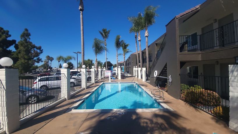 Imagen de la piscina del Hotel Surestay By Best Western Chula Vista San Diego Bay. Foto 19
