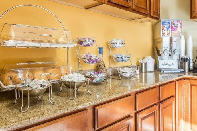 Imagen del bar/restaurante del Hotel Surestay By Best Western Columbus Downtown. Foto 4