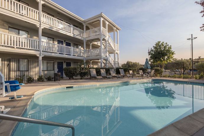 Imagen de la piscina del Hotel Surestay By Best Western Fairfield Napa Valley. Foto 16