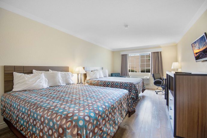Imagen de la habitación del Hotel Surestay By Best Western Fontana. Foto 3