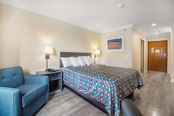 Imagen de la habitación del Hotel Surestay By Best Western Fontana. Foto 7