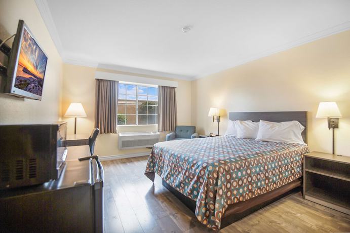 Imagen de la habitación del Hotel Surestay By Best Western Fontana. Foto 8