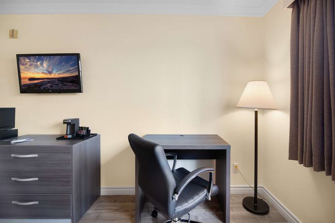 Imagen de la habitación del Hotel Surestay By Best Western Fontana. Foto 9