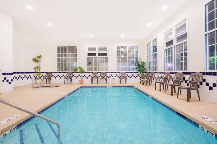 Imagen de la piscina del Hotel Surestay By Best Western North Myrtle Beach. Foto 18