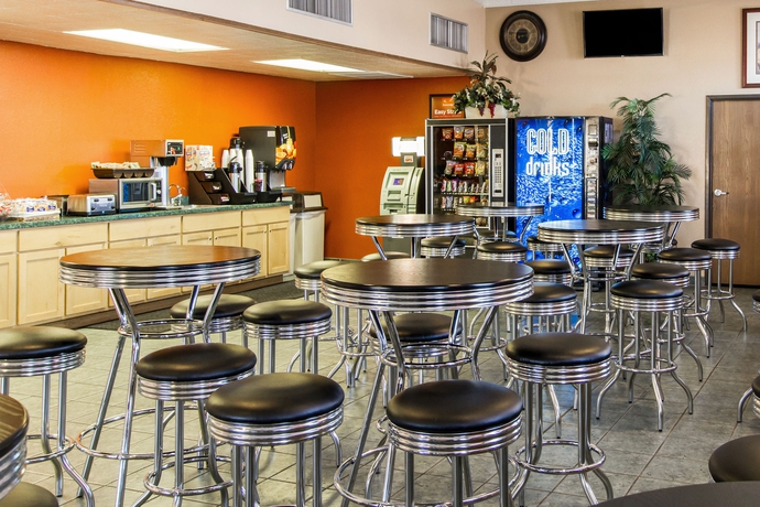 Imagen del bar/restaurante del Hotel Surestay By Best Western Phoenix Airport. Foto 3