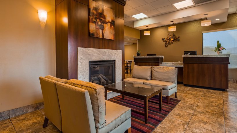 Imagen de los interiores del Hotel Surestay By Best Western Tehachapi. Foto 17