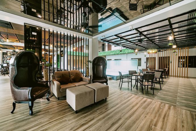 Imagen del bar/restaurante del Hotel Surestay Plus By Best Western Ac Luxe Angeles City. Foto 3