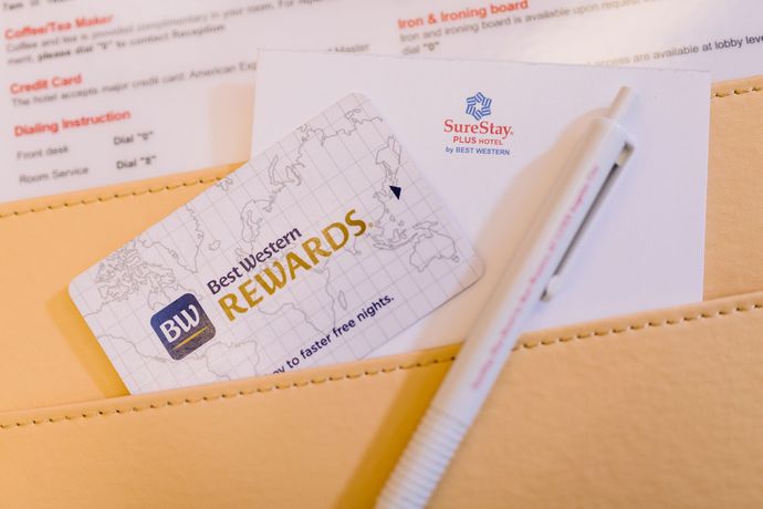 Imagen de la habitación del Hotel Surestay Plus By Best Western Ac Luxe Angeles City. Foto 15