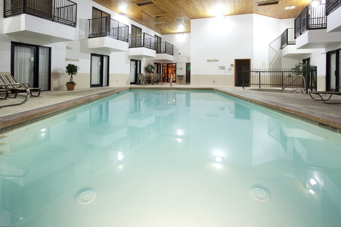 Imagen de la piscina del Hotel Surestay Plus By Best Western Albuquerque I40 Eubanks. Foto 15