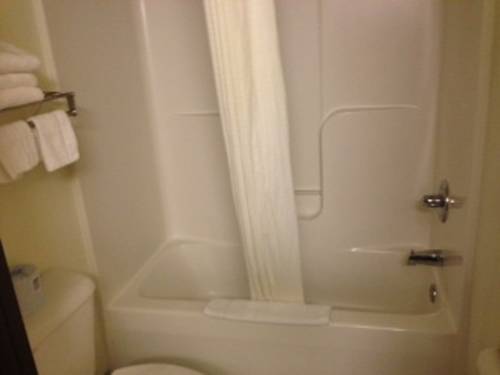 Imagen de la habitación del Hotel Surestay Plus By Best Western Bettendorf. Foto 4