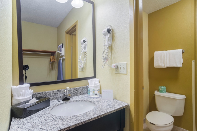 Imagen de la habitación del Hotel Surestay Plus By Best Western Durham Medical Center. Foto 9