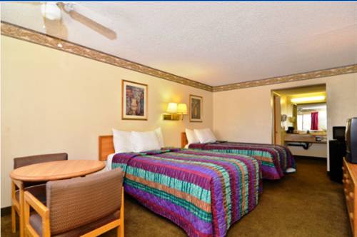 Imagen de la habitación del Hotel Surestay Plus By Best Western Hesperia. Foto 3