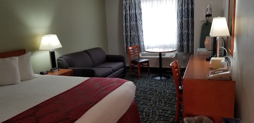 Imagen de la habitación del Hotel Surestay Plus By Best Western Lethbridge. Foto 2
