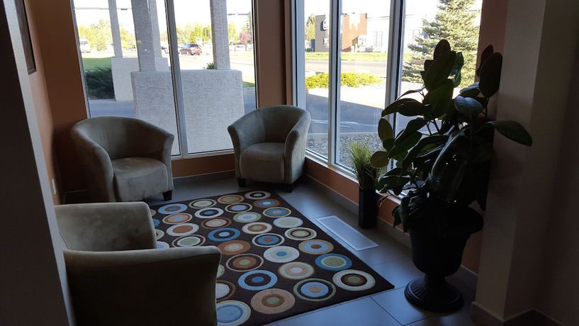 Imagen de los interiores del Hotel Surestay Plus By Best Western Lethbridge. Foto 17