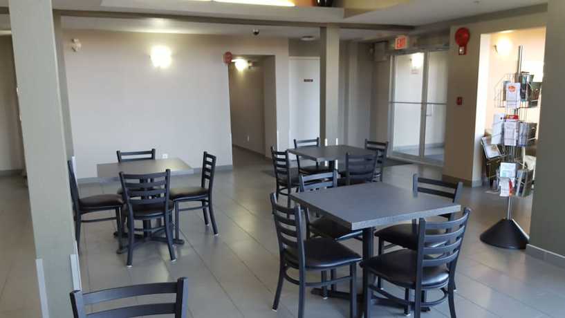 Imagen de los interiores del Hotel Surestay Plus By Best Western Lethbridge. Foto 18
