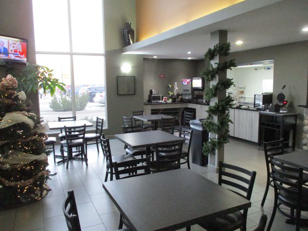 Imagen de los interiores del Hotel Surestay Plus By Best Western Lethbridge. Foto 19
