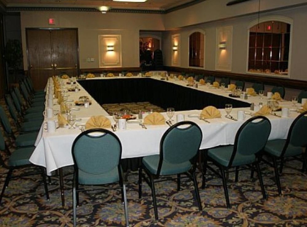 Imagen del bar/restaurante del Hotel Surestay Plus By Best Western Reno Airport. Foto 7