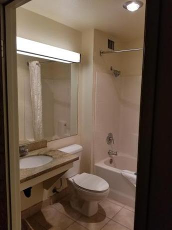 Imagen de la habitación del Hotel Surestay Plus By Best Western Rocklin. Foto 10