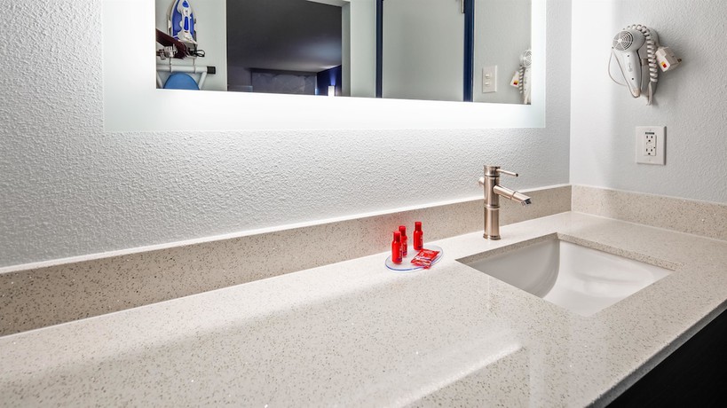Imagen de la habitación del Hotel Surestay Plus By Best Western Sacramento Cal Expo. Foto 4