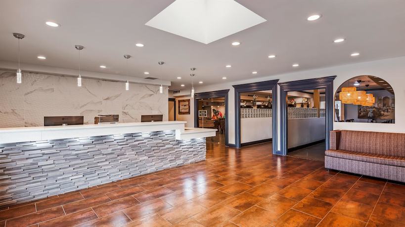 Imagen de los interiores del Hotel Surestay Plus By Best Western Sacramento Cal Expo. Foto 17