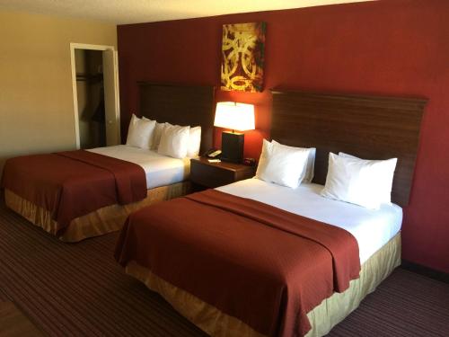 Imagen de la habitación del Hotel Surestay Plus By Best Western San Antonio Fiesta Inn. Foto 6
