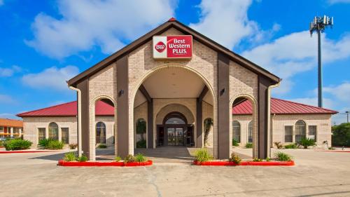 Imagen general del Hotel Surestay Plus By Best Western San Antonio Fiesta Inn. Foto 4