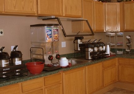 Imagen del bar/restaurante del Hotel Surestay Plus By Best Western San Antonio Fort Sam Houston. Foto 4