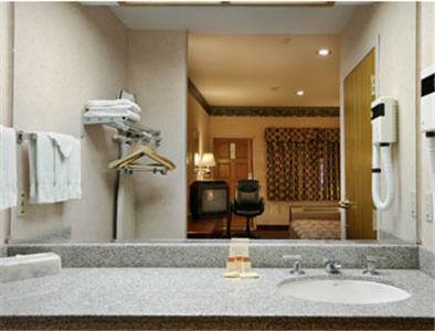 Imagen de la habitación del Hotel Surestay Plus By Best Western Santa Clara Silicon Valley. Foto 6