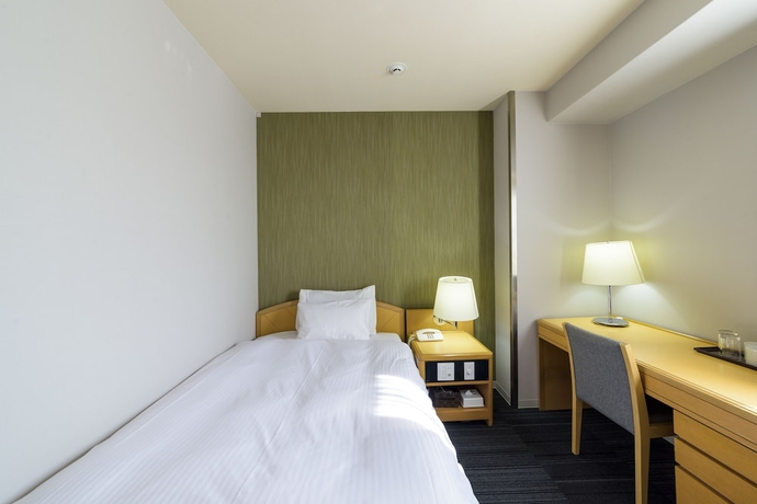 Imagen de la habitación del Hotel Surestay Plus By Best Western Shin-osaka. Foto 11