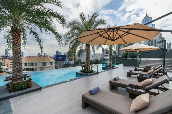 Imagen de la piscina del Hotel Surestay Plus By Best Western Sukhumvit 2. Foto 12