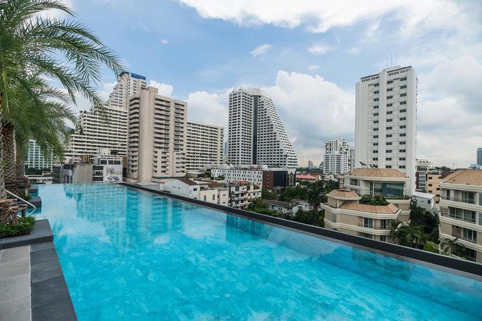 Imagen de la piscina del Hotel Surestay Plus By Best Western Sukhumvit 2. Foto 17