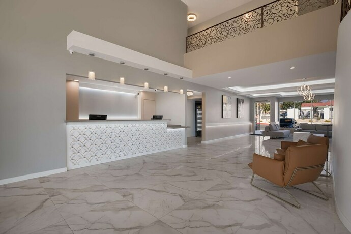 Imagen general del Hotel Surestay Plus By Best Western Upland Ontario North. Foto 3