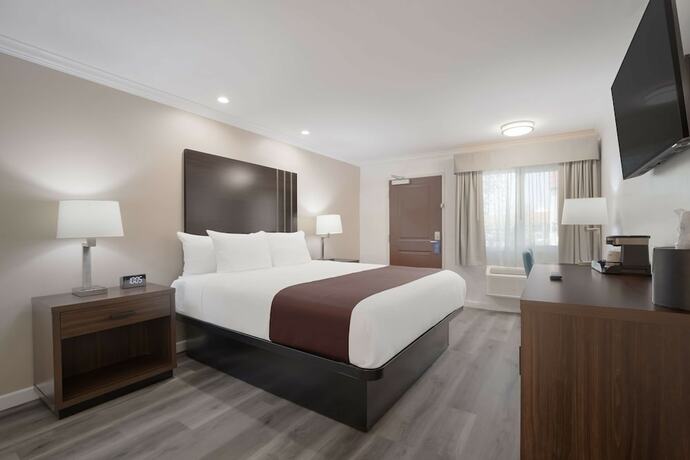 Imagen general del Hotel Surestay Plus By Best Western Upland Ontario North. Foto 5