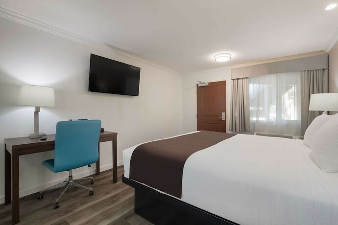 Imagen general del Hotel Surestay Plus By Best Western Upland Ontario North. Foto 10