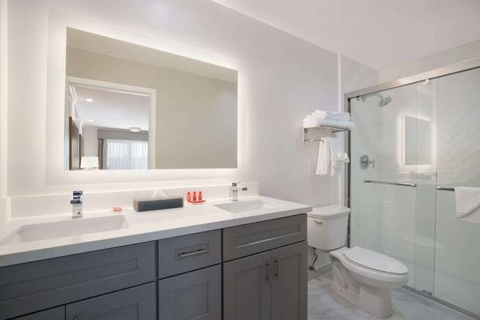 Imagen general del Hotel Surestay Plus By Best Western Upland Ontario North. Foto 12