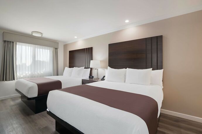 Imagen de la habitación del Hotel Surestay Plus By Best Western Upland Ontario North. Foto 18