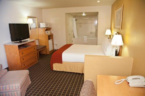 Imagen de la habitación del Hotel Surestayplus By Best Western San Jose Central City. Foto 8