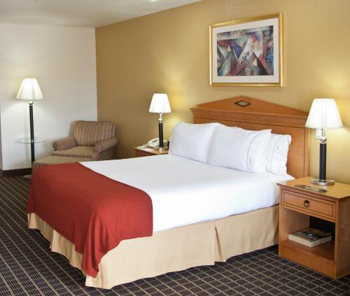 Imagen de la habitación del Hotel Surestayplus By Best Western San Jose Central City. Foto 9