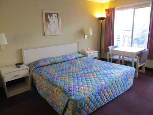 Imagen de la habitación del Hotel Surf City Inn and Suites. Foto 6